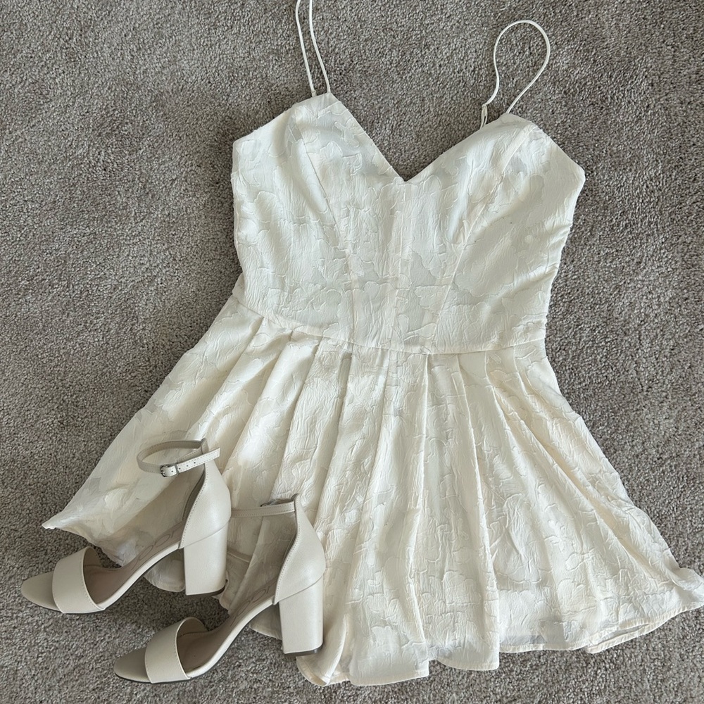 H&M Ivory Textured Romper with Spaghetti Straps Sz 8 Small / Medium